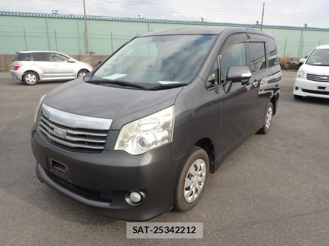 Toyota NOAH 2012-10 8651595-0