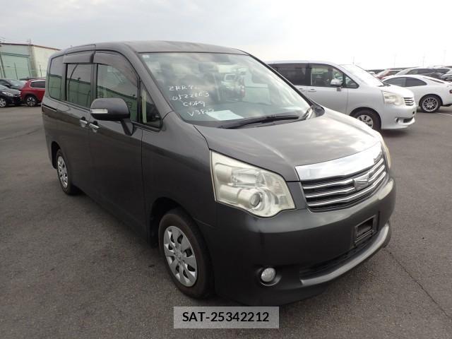Toyota NOAH 2012-10 8651595-11