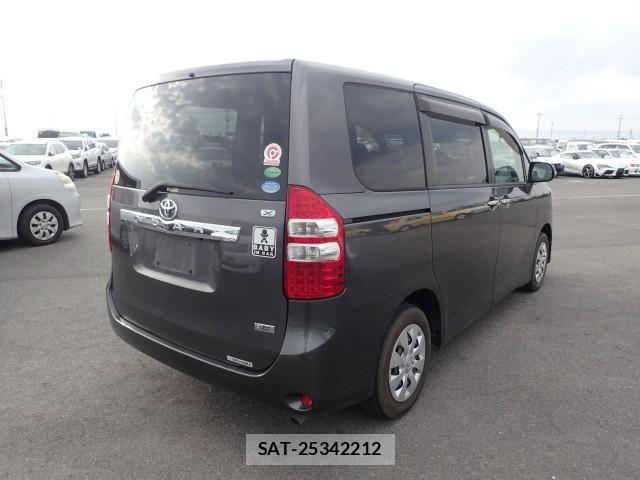 Toyota NOAH 2012-10 8651595-12
