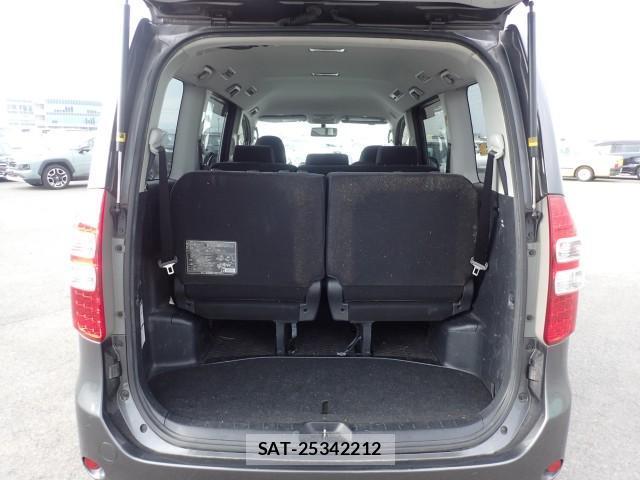 Toyota NOAH 2012-10 8651595-17