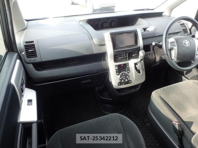 Toyota NOAH 2012-10 8651595-5