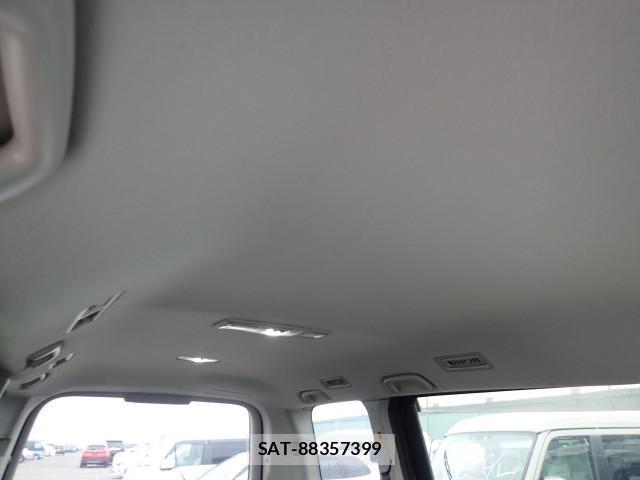 Toyota NOAH 2013-08 8651599-12