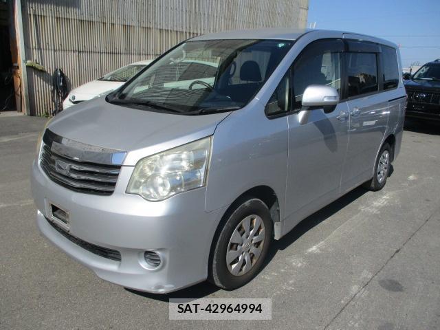 Toyota NOAH 2013-06 8651600-0