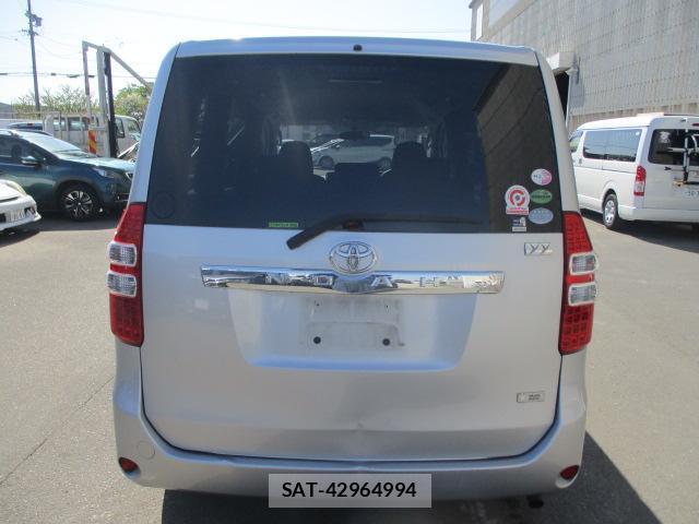 Toyota NOAH 2013-06 8651600-1