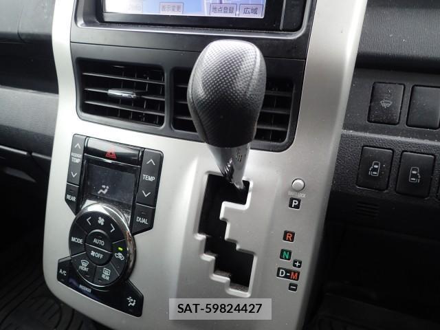 Toyota NOAH 2013-09 8651601-15