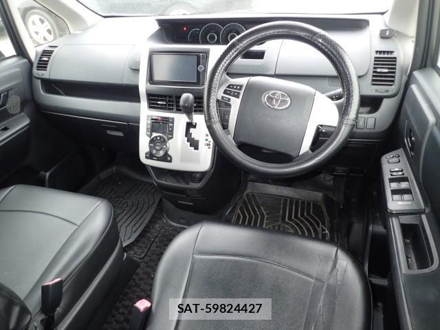 Toyota NOAH 2013-09 8651601-2