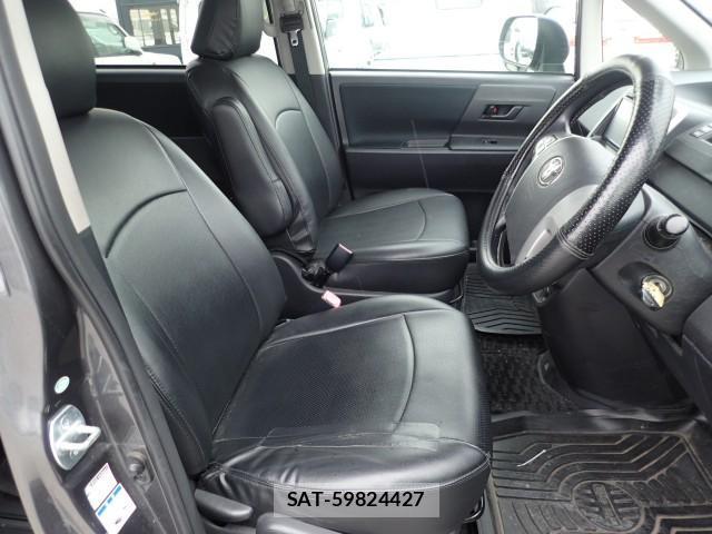 Toyota NOAH 2013-09 8651601-5