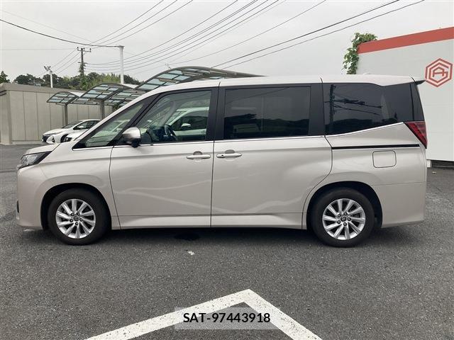 Toyota NOAH 2023-07 8651816-12