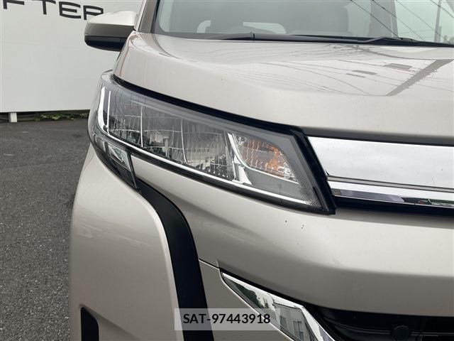Toyota NOAH 2023-07 8651816-14