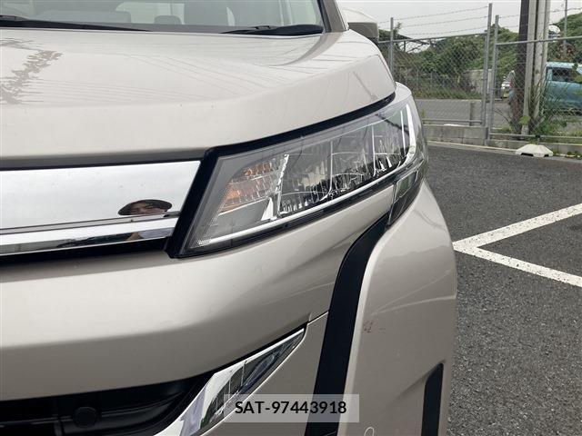 Toyota NOAH 2023-07 8651816-16