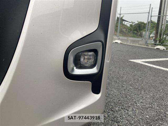 Toyota NOAH 2023-07 8651816-17