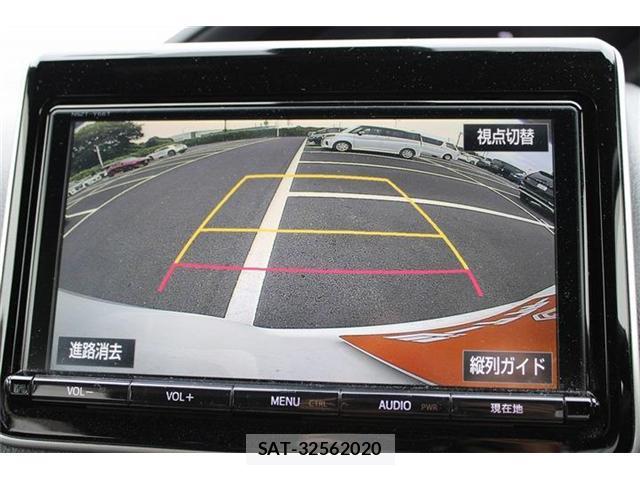Toyota NOAH 2017-07 8651884-4