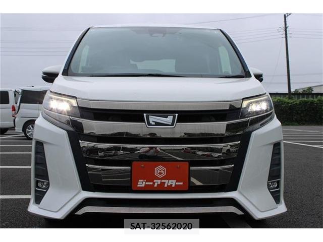 Toyota NOAH 2017-07 8651884-7