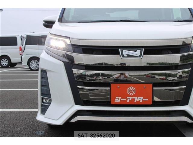 Toyota NOAH 2017-07 8651884-8
