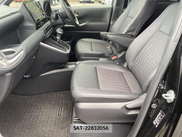 Toyota NOAH 2023-10 8651931-15