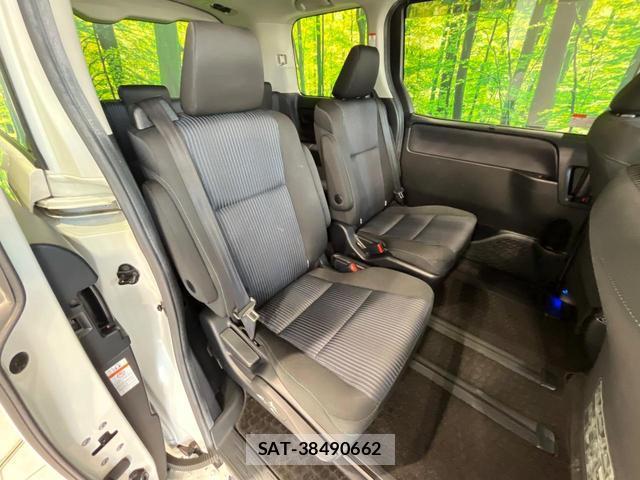 Toyota NOAH 2015-09 8652032-8