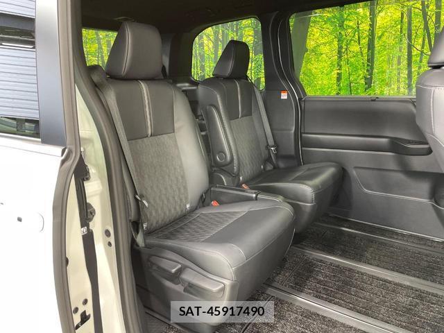 Toyota NOAH 2023-10 8652121-8