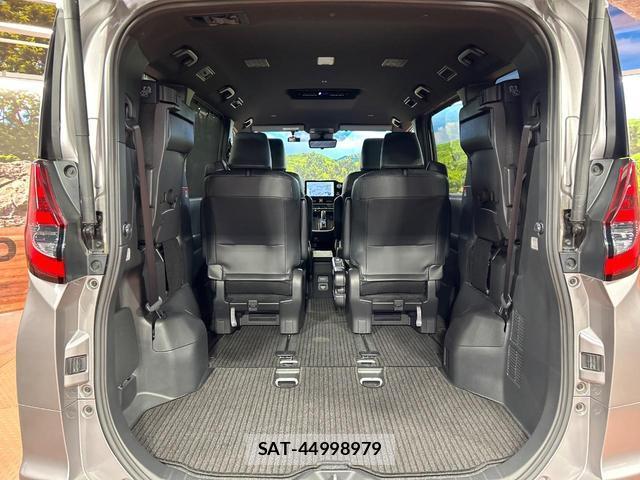 Toyota NOAH 2022-06 8652168-10