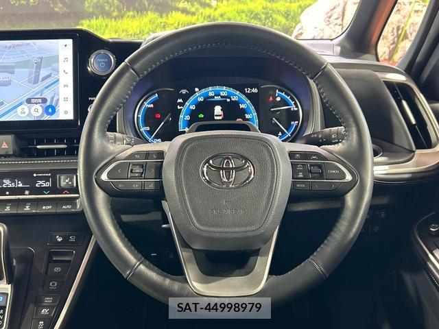 Toyota NOAH 2022-06 8652168-11
