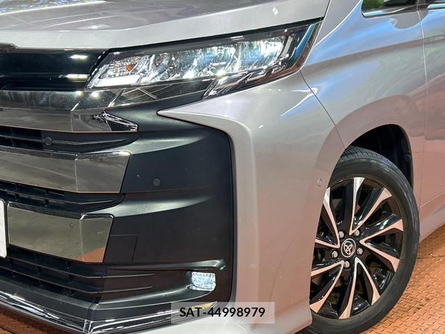 Toyota NOAH 2022-06 8652168-12