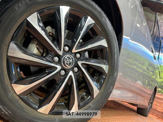 Toyota NOAH 2022-06 8652168-13