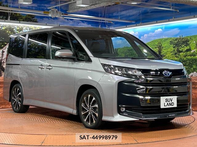 Toyota NOAH 2022-06 8652168-16