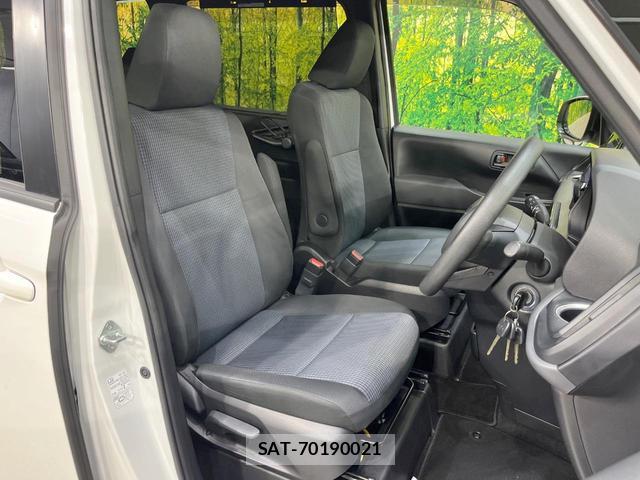 Toyota NOAH 2025-05 8652305-7