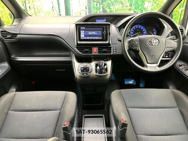 Toyota NOAH 2014-06 8652353-1