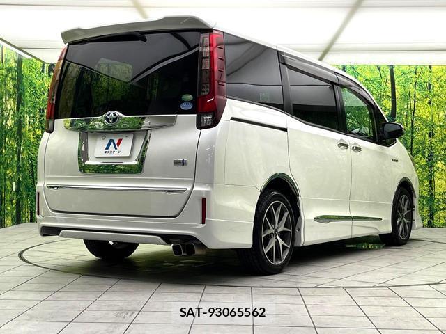Toyota NOAH 2014-06 8652353-17