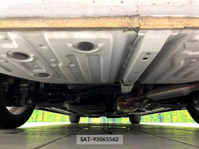 Toyota NOAH 2014-06 8652353-19