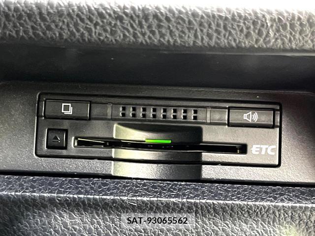 Toyota NOAH 2014-06 8652353-5
