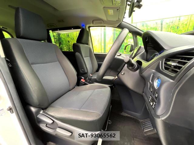 Toyota NOAH 2014-06 8652353-7