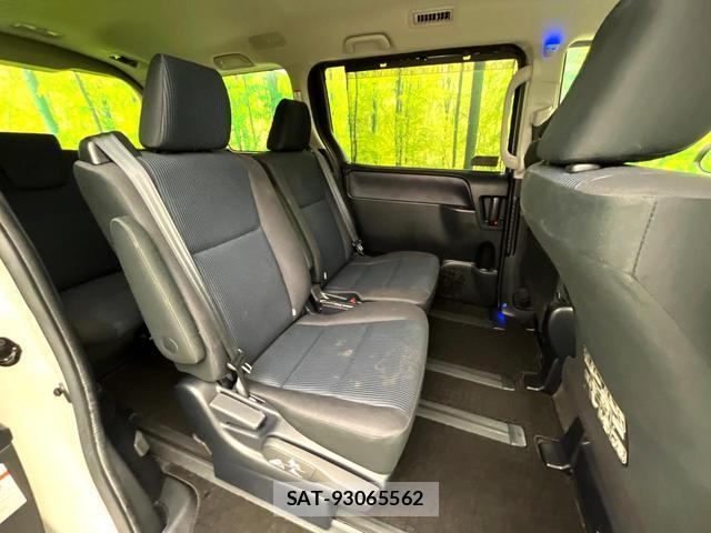 Toyota NOAH 2014-06 8652353-8