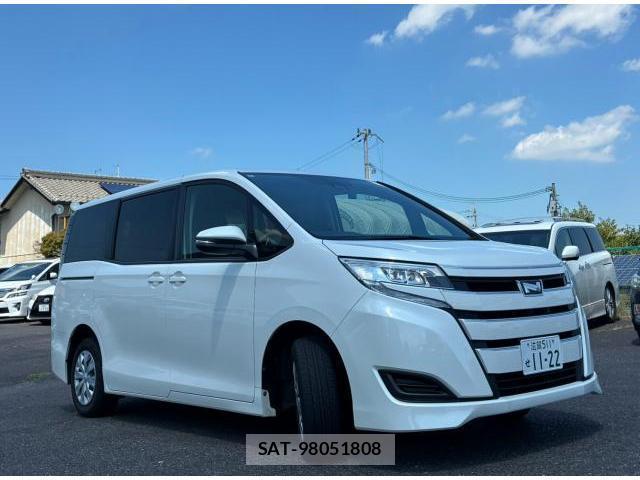 Toyota NOAH 2020-11 8652405-1