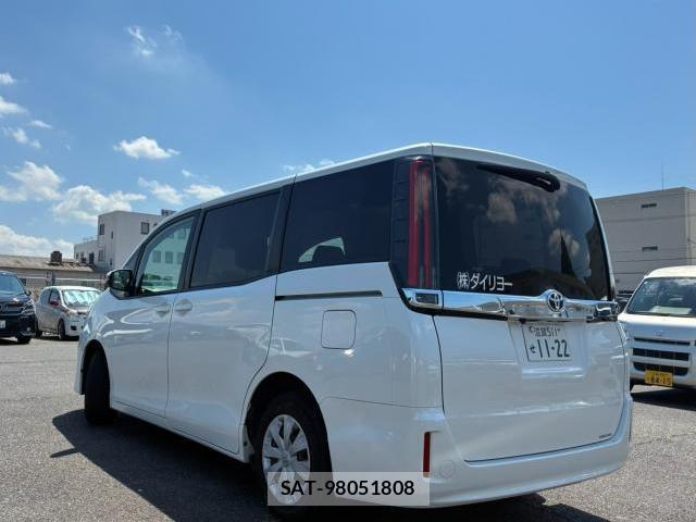 Toyota NOAH 2020-11 8652405-3