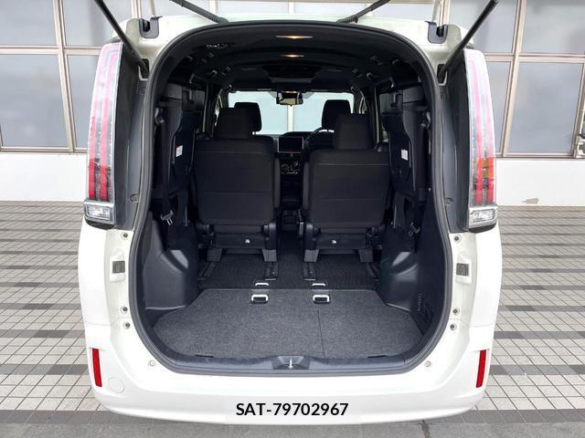 Toyota NOAH 2018-03 8652450-10