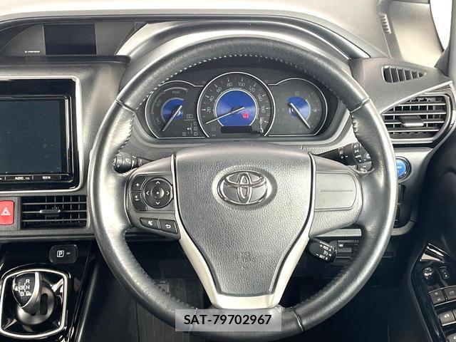 Toyota NOAH 2018-03 8652450-11