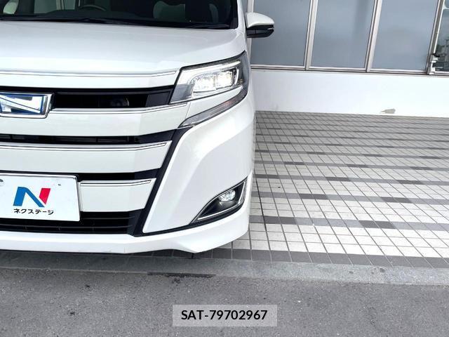 Toyota NOAH 2018-03 8652450-12