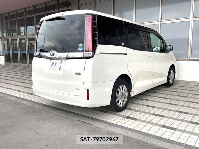 Toyota NOAH 2018-03 8652450-17