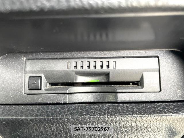 Toyota NOAH 2018-03 8652450-4