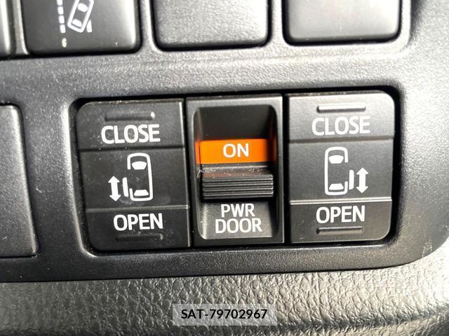 Toyota NOAH 2018-03 8652450-5