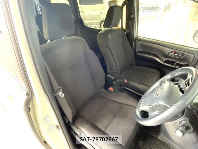 Toyota NOAH 2018-03 8652450-7