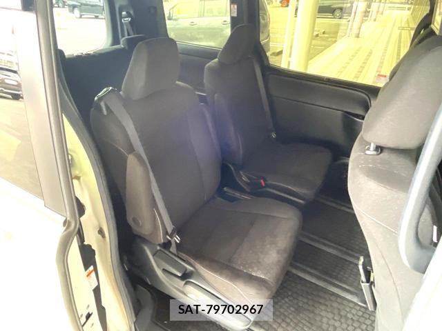 Toyota NOAH 2018-03 8652450-8