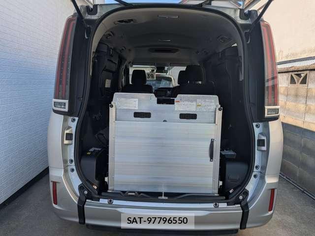 Toyota NOAH 2021-08 8652527-1