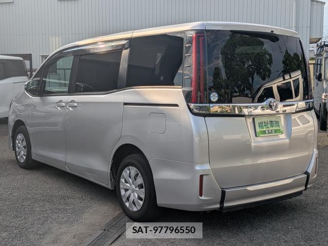 Toyota NOAH 2021-08 8652527-11