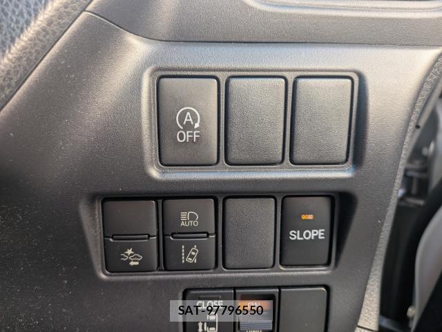 Toyota NOAH 2021-08 8652527-18