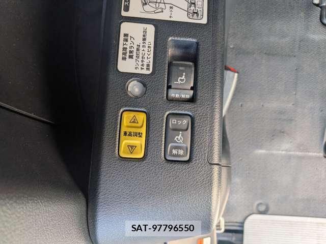 Toyota NOAH 2021-08 8652527-2