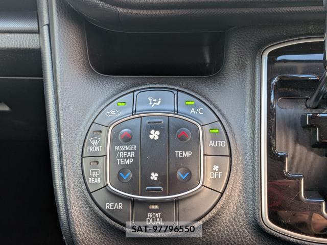 Toyota NOAH 2021-08 8652527-7