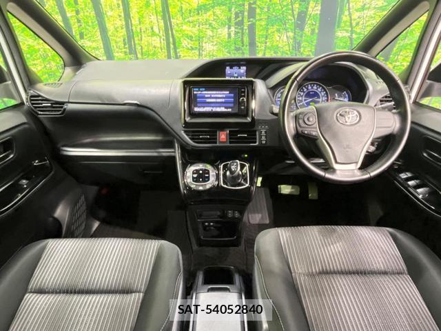 Toyota NOAH 2017-09 8652736-1
