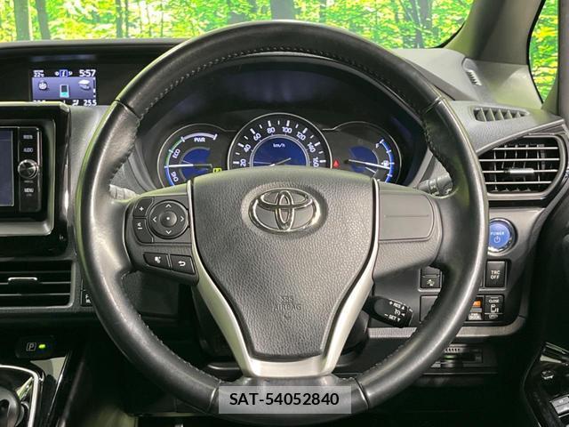 Toyota NOAH 2017-09 8652736-11